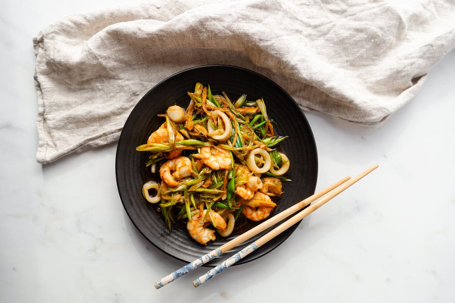 How to Use A Wok For Stir Frying & Steaming - Foodal