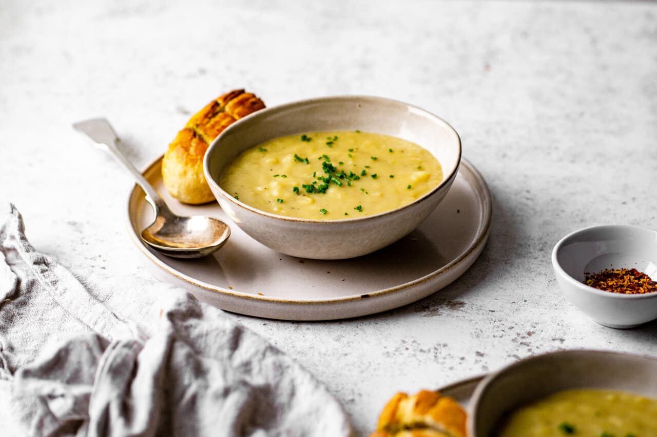 Potato Leeks Soup Recipe - ET Food Voyage