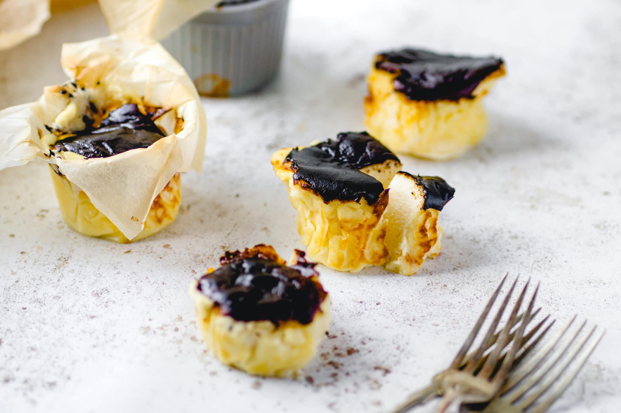 Mini burnt cheesecake